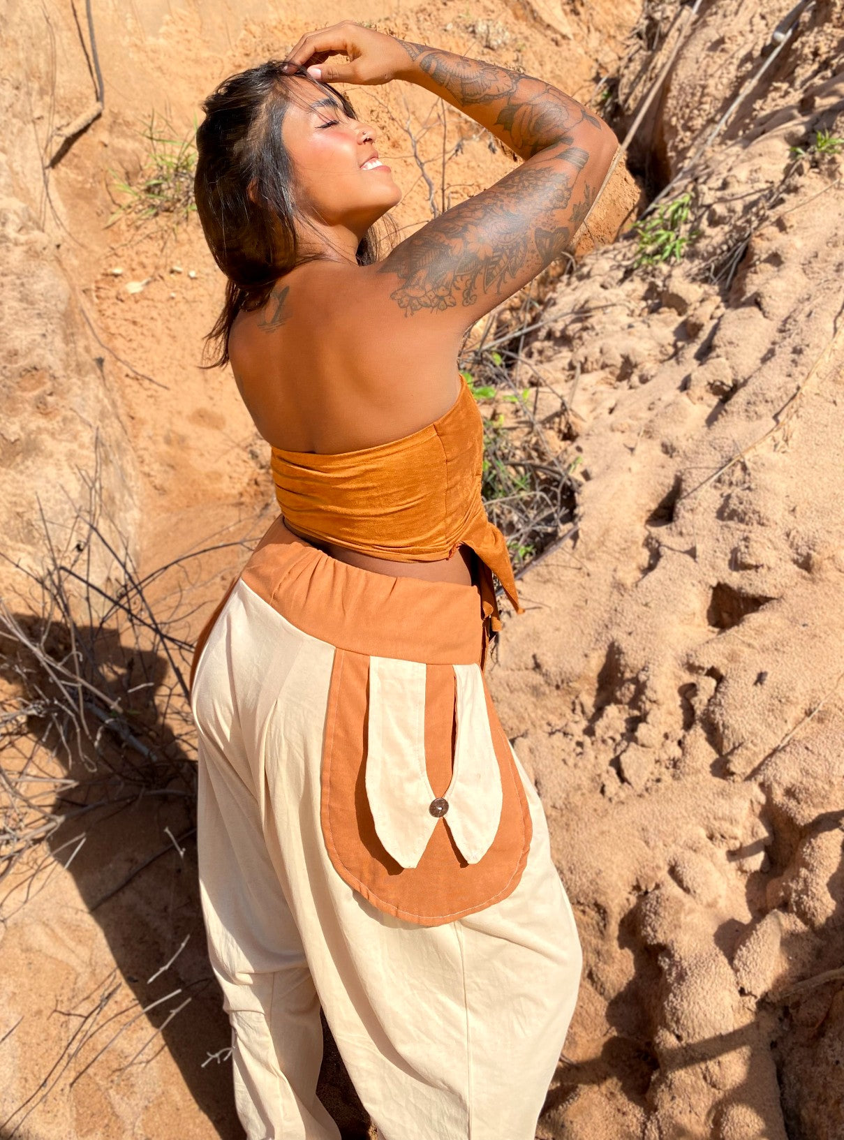 Om Trousers in Ecological Mesh - Beige with Earth