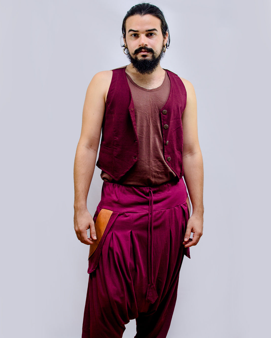 Calça Om - Vinho com Bolso em Couro