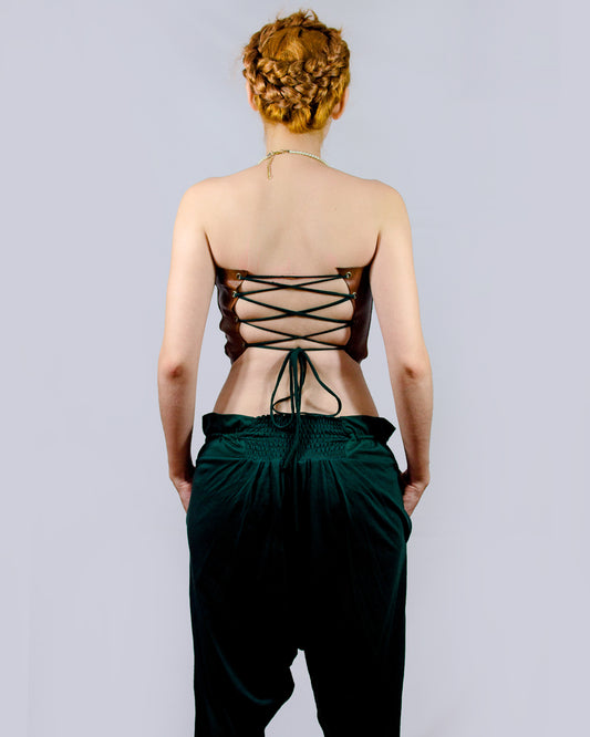 Top Costa Nua em Couro - Renda Floral