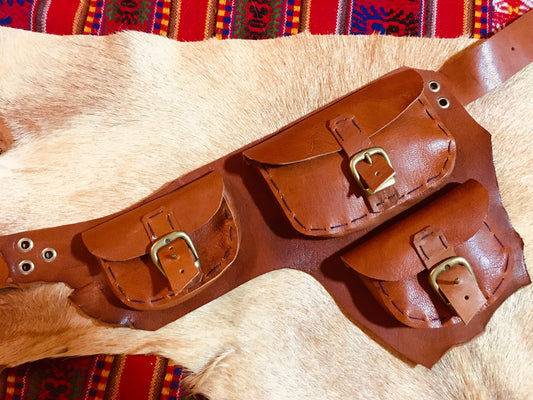 Cartucheira de Couro Tripla com formato Natural