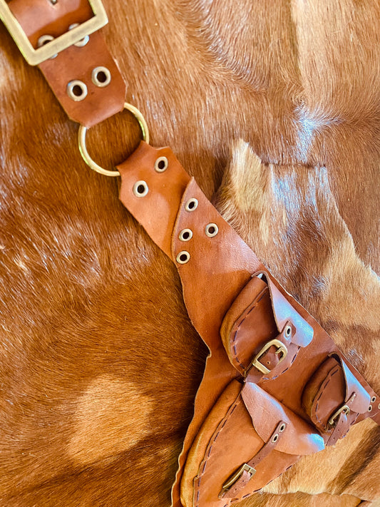 Cartucheira de Couro Tripla com Formato Natural