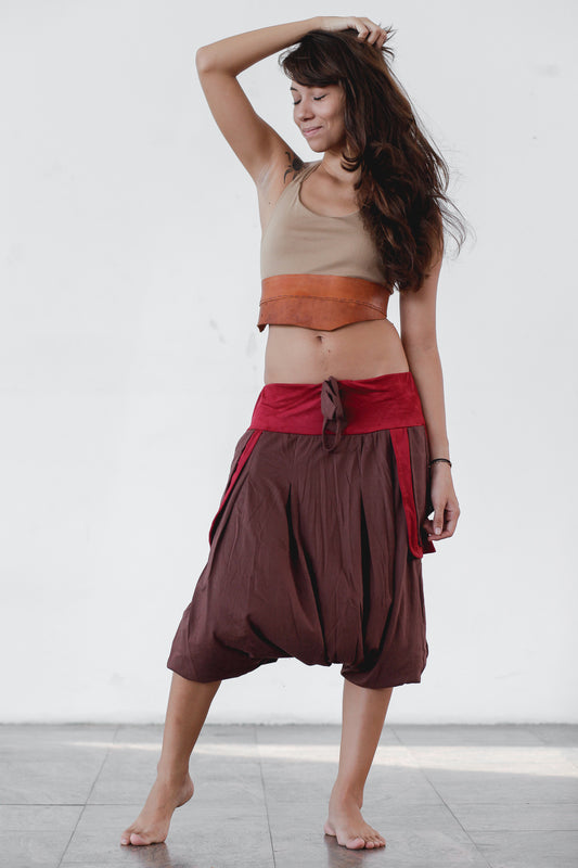 Bermuda Om - Marrom com Camurça Vinho