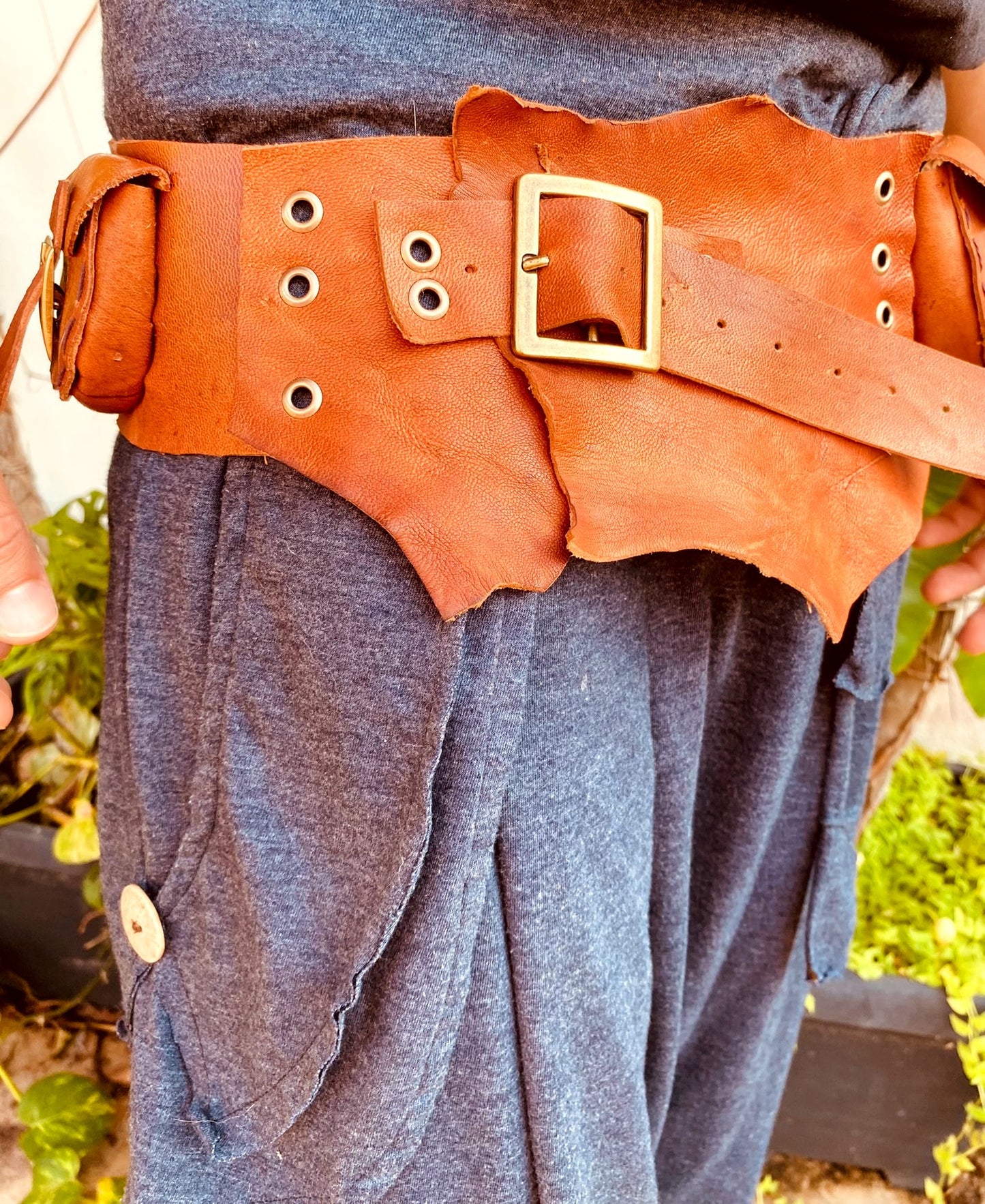 Cartucheira de Couro Natural com Pedra - Bolso Triplo