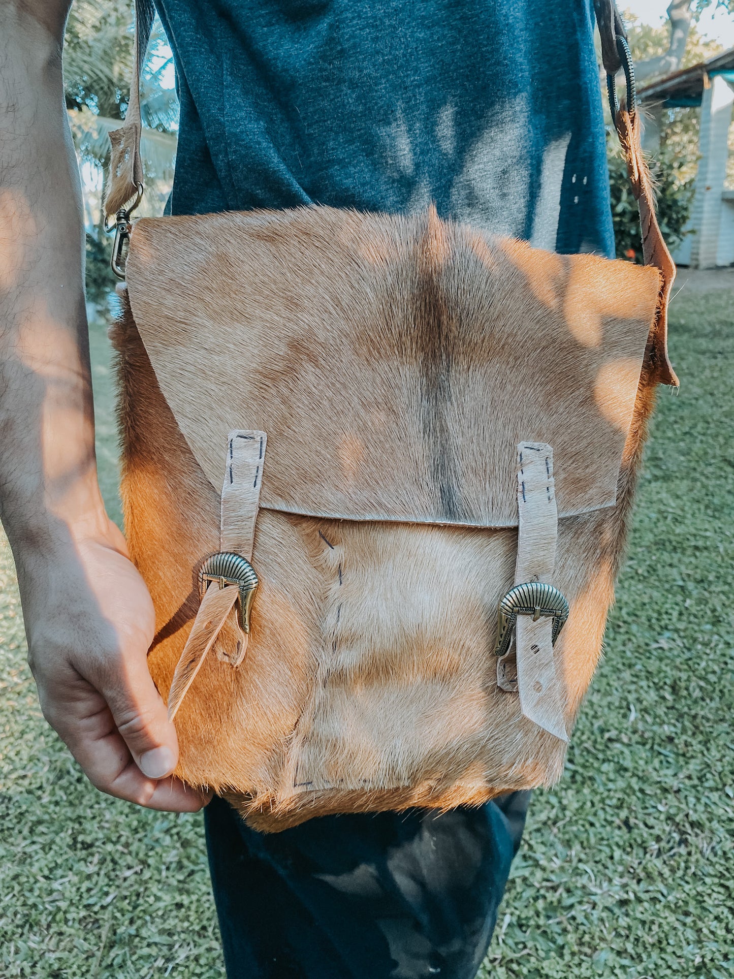 Bolsa de Couro com Pelos - Bolsos Personalizados