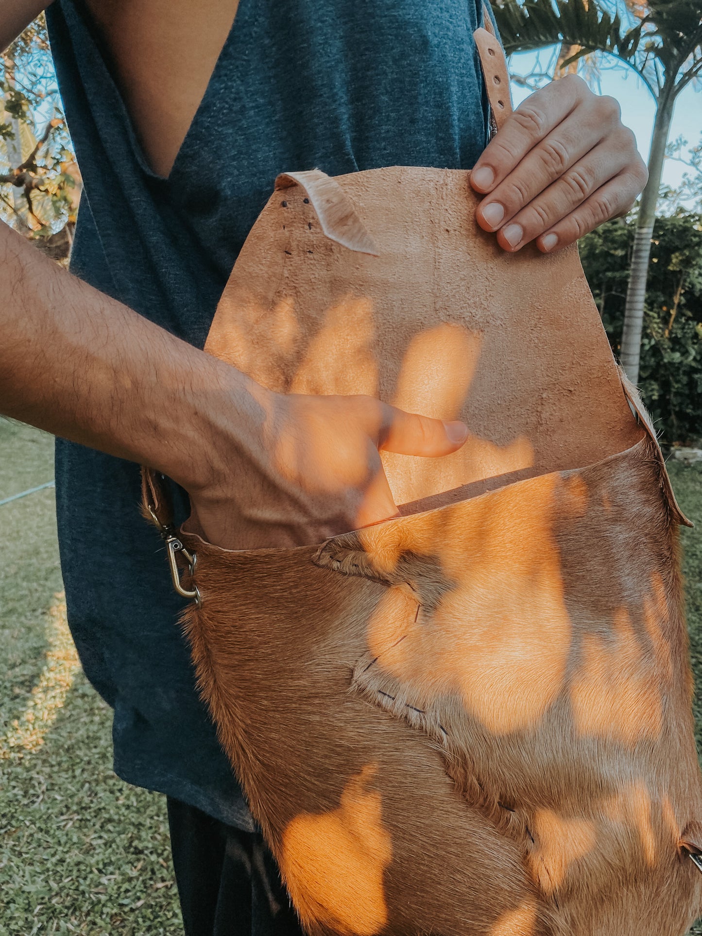 Bolsa de Couro com Pelos - Bolsos Personalizados
