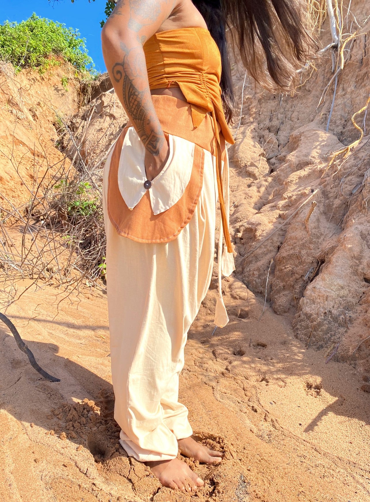 Om Trousers in Ecological Mesh - Beige with Earth