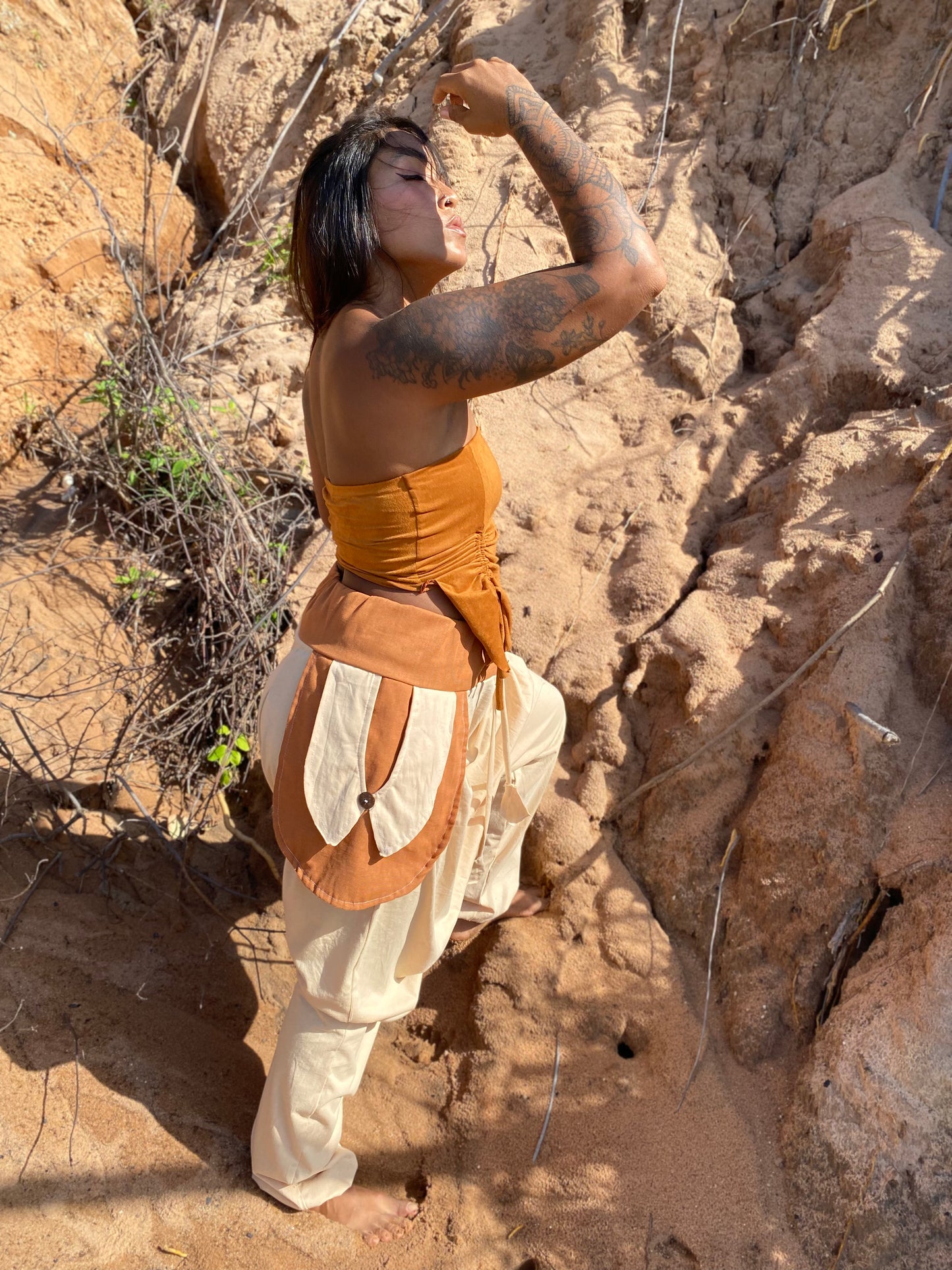 Om Trousers in Ecological Mesh - Beige with Earth