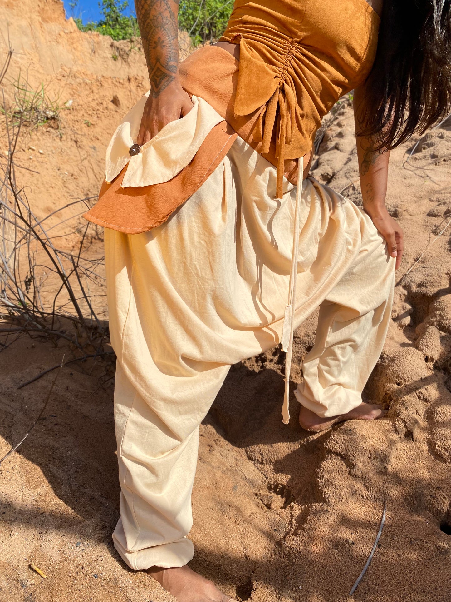 Om Trousers in Ecological Mesh - Beige with Earth