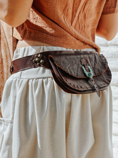 Cartucheira de Couro - Fivela em Prata com Labradorita