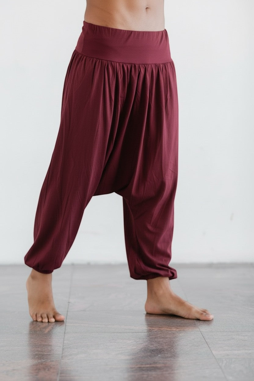 Calça Thai vinho em algodão penteado da Goa Nomads, com cintura alta e modelagem solta, ideal para yoga e dia a dia.