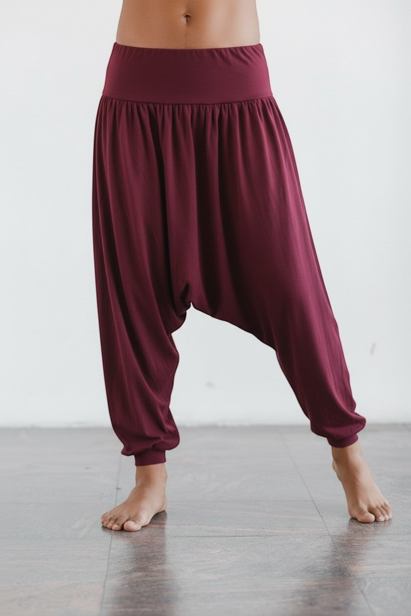 Calça Thai Goa Nomads em algodão vinho, com cintura alta e modelagem ampla, ideal para yoga e dia a dia.