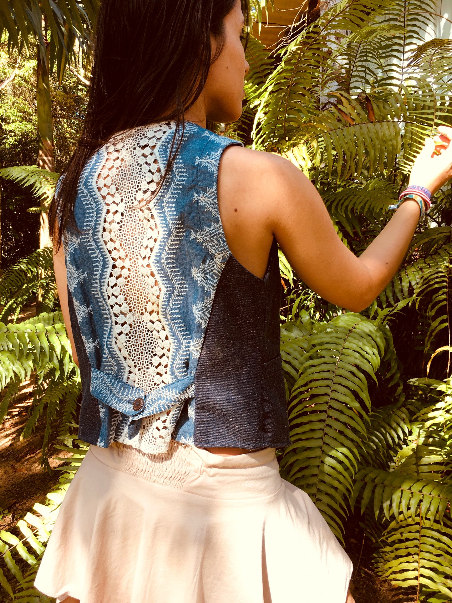 Colete Jeans com Renda