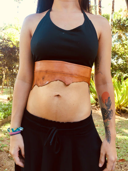 Top com retalho de Couro - Preto / Azul / Amarelo